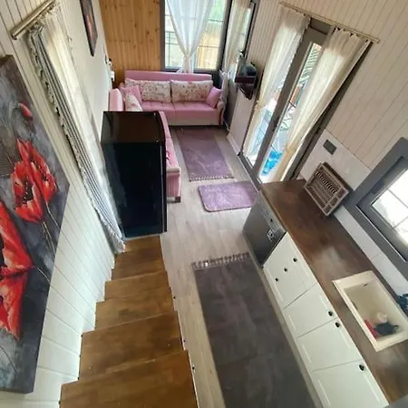 بيت للعطل Moonlight Tiny House