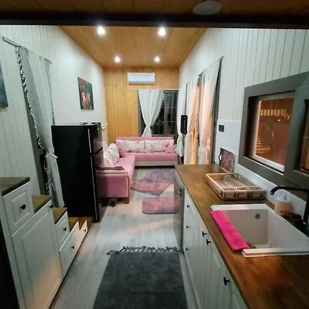 Moonlight Tiny House بيت للعطل
