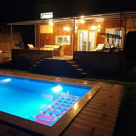 بيت للعطل Moonlight Tiny House *